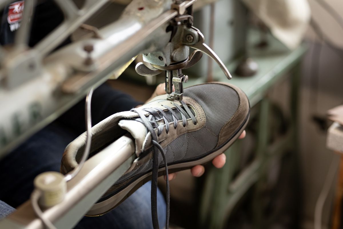 Schuhreparatur in der Werkstatt